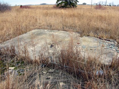 Blue Sky Drive-In Theatre - Remains Of Ticket Booth - Photo By Www (newer photo)